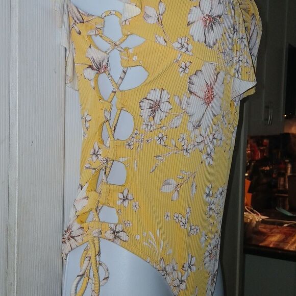 TiniBikini yellow floral print cut out side swimsuit bathing suit Sz M NWT - Picture 5 of 9